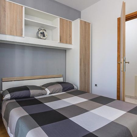 Cozy Apartment In Porec With Wifi Екстер'єр фото